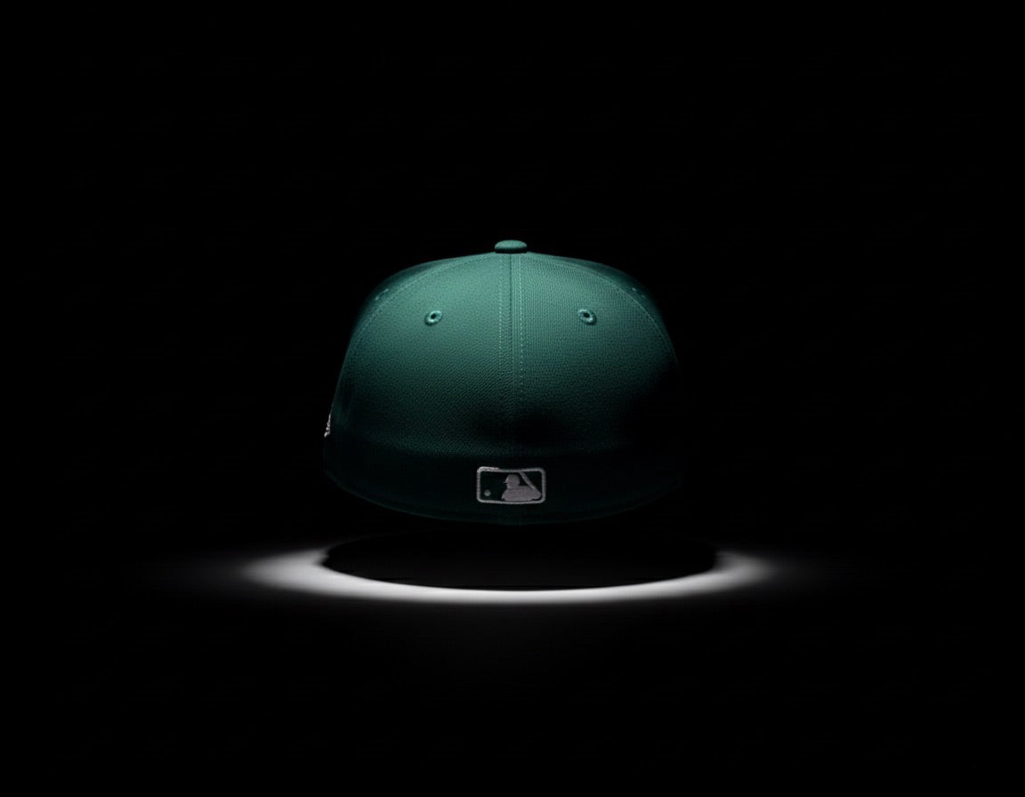Gorra estilo New Era 59FIFTY inspirada en Oakland A’s – personalizada con strass